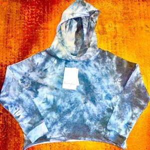 Love, fire Gray and white tie-dye cropped hoodie. Junior size Small